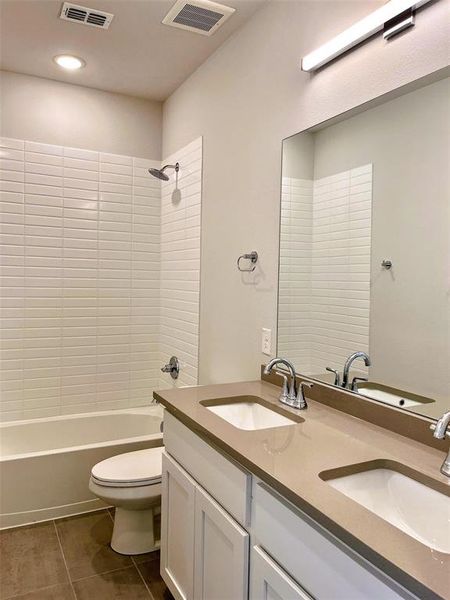 Furnished interior in a model home at The Highlands in Rockwall (Image 46). Furnished interior in a model home at The Highlands in Rockwall (Image 46).