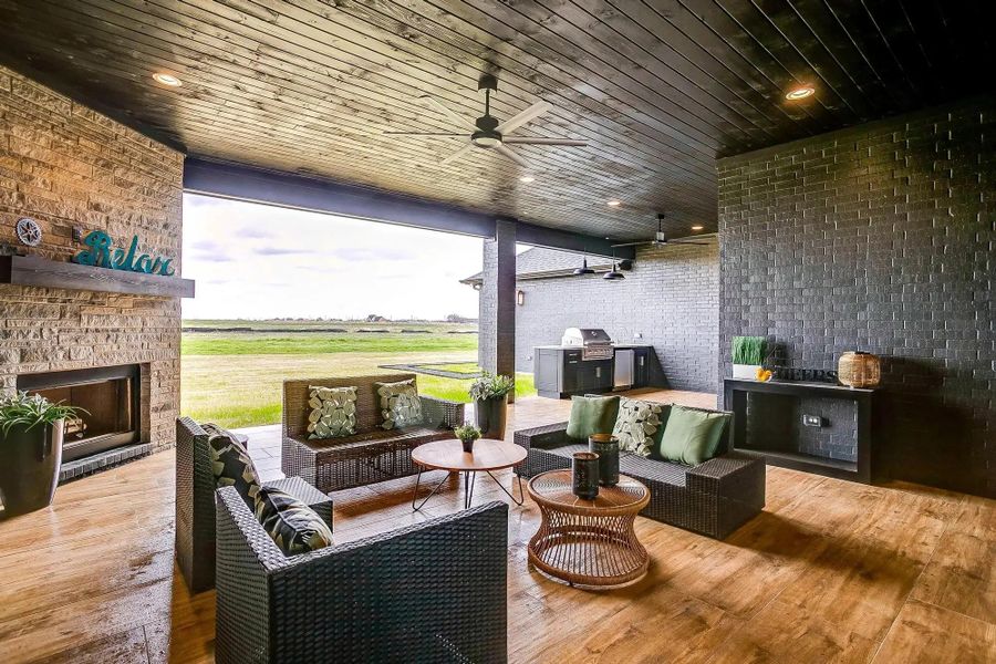 Representative exterior details of a home built from the The Carley by Elmwood Custom Homes in Byrum Ranch, Maypearl (Image 10).