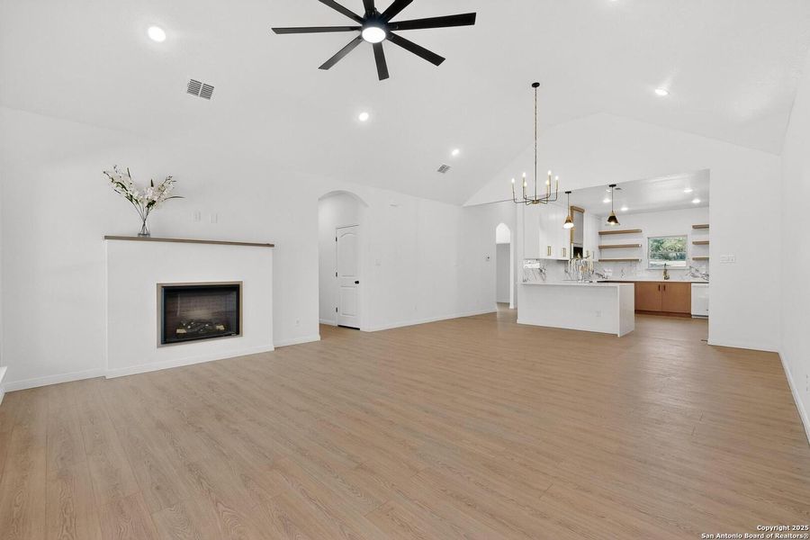 Spacious, unfurnished interior of a new home in , Spring Branch (Image 36).