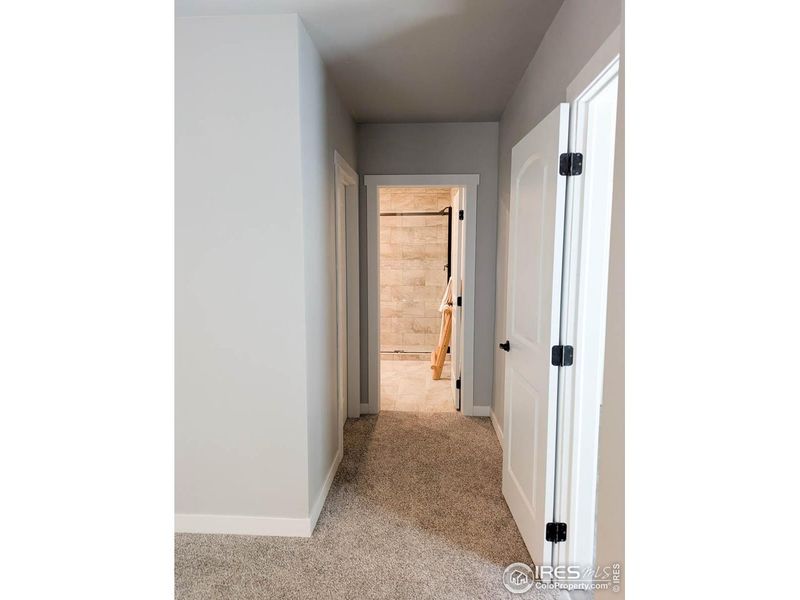 Spacious, unfurnished interior of a new home in , Nederland (Image 21).