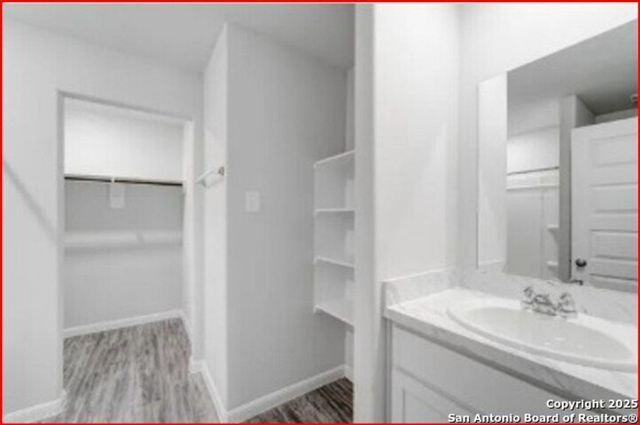 Furnished interior view inside a new home in Las Colinas, Kenedy (Image 8).