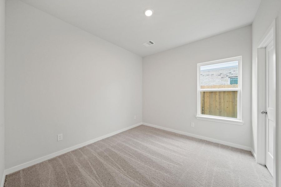 Spacious, unfurnished interior of a new home in Riverwood Ranch, Angleton (Image 18).