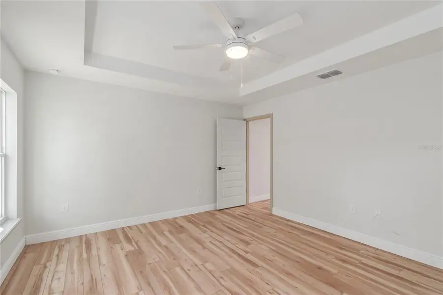 Spacious, unfurnished interior of a new home in , Ocala (Image 39).