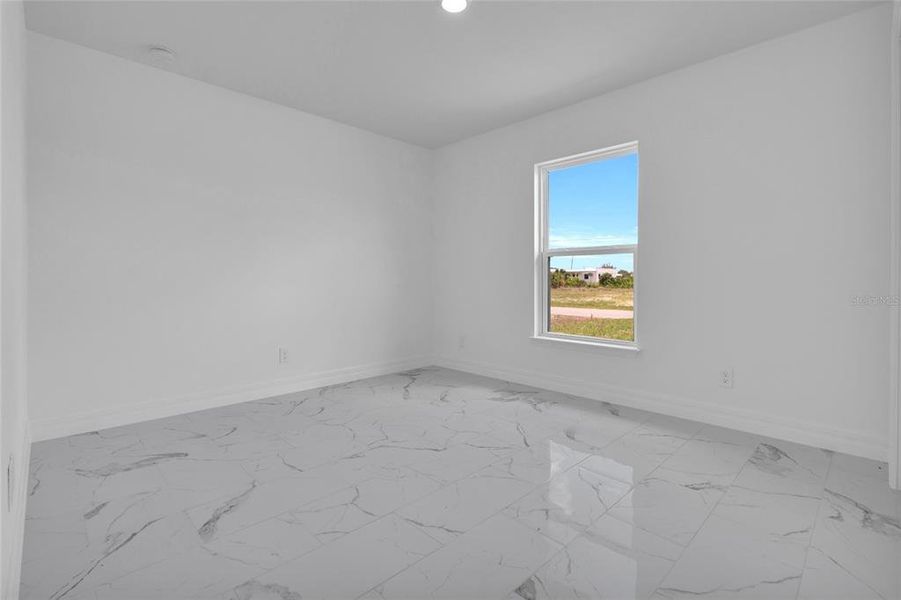 Spacious, unfurnished interior of a new home in , Cape Coral (Image 30).