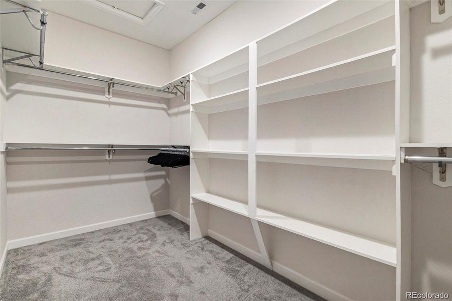 Spacious, unfurnished interior of a new home in , Castle Rock (Image 32).