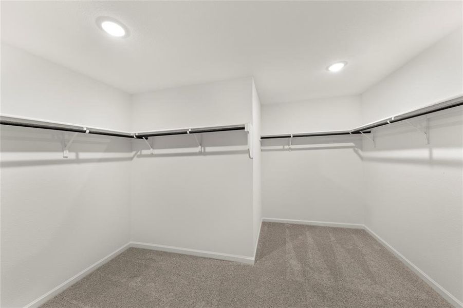 19. 14149 Emeric - Closet 19. 14149 Emeric - Closet