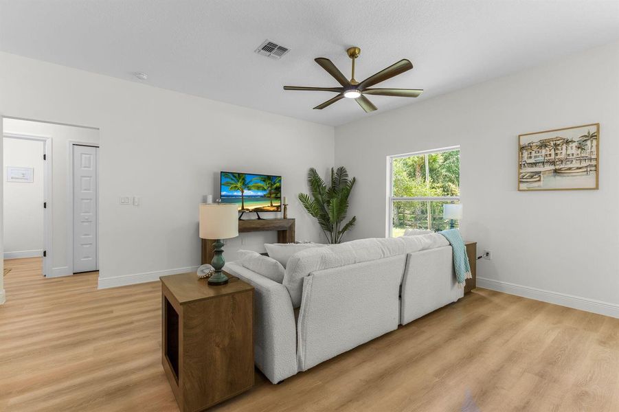 8125-104th-Ave-HigMedia-014