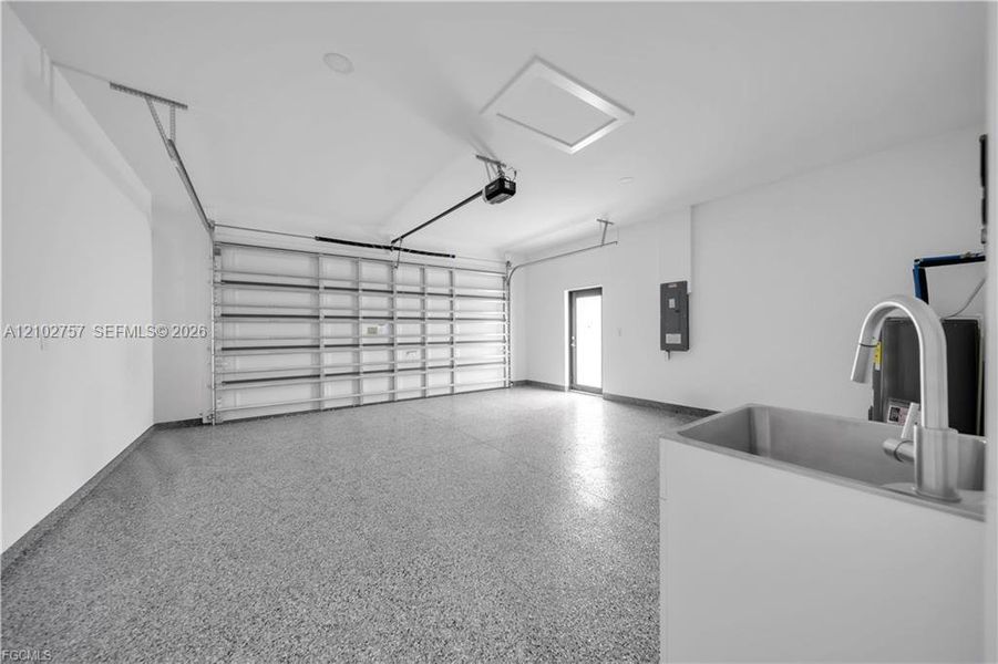 Spacious, unfurnished interior of a new home in , Lehigh Acres (Image 36).