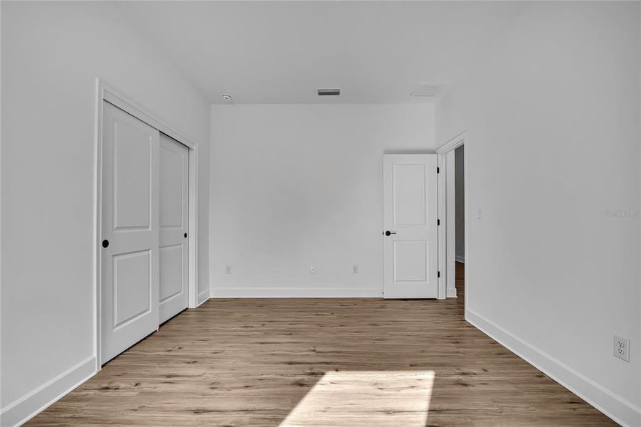 Spacious, unfurnished interior of a new home in , Spring Hill (Image 40).