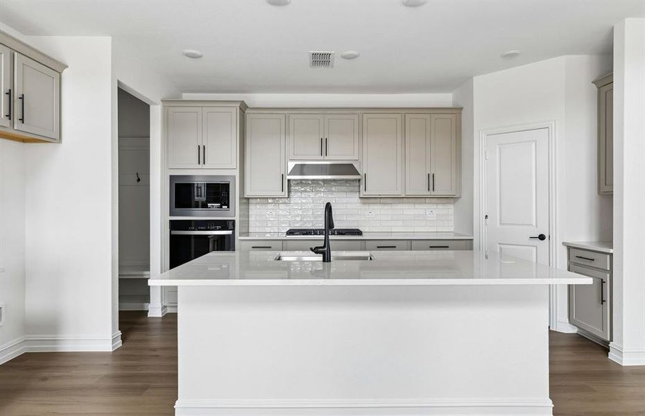 Beautiful pendent lighting in kitchen