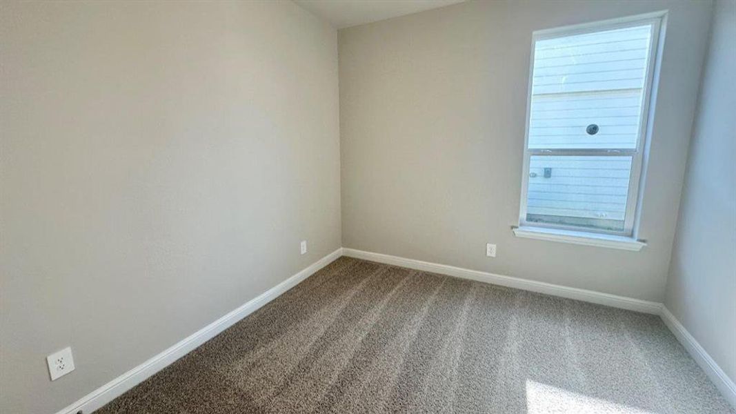 Spacious, unfurnished interior of a new home in Rock Creek Ranch, Fort Worth (Image 14).