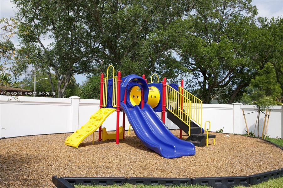 Community amenities in , Dania Beach (Image 46). Community amenities in , Dania Beach (Image 46).