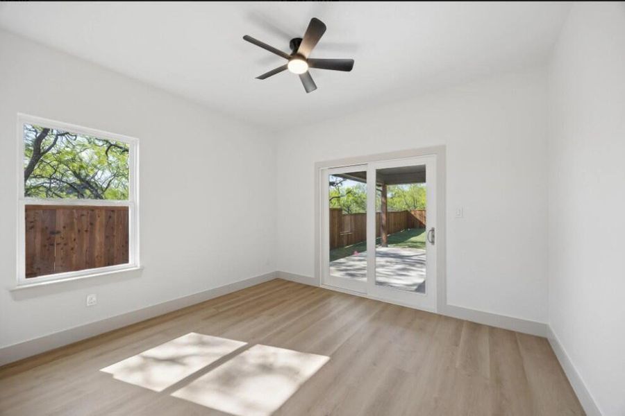 Spacious, unfurnished interior of a new home in , Sherman (Image 23).