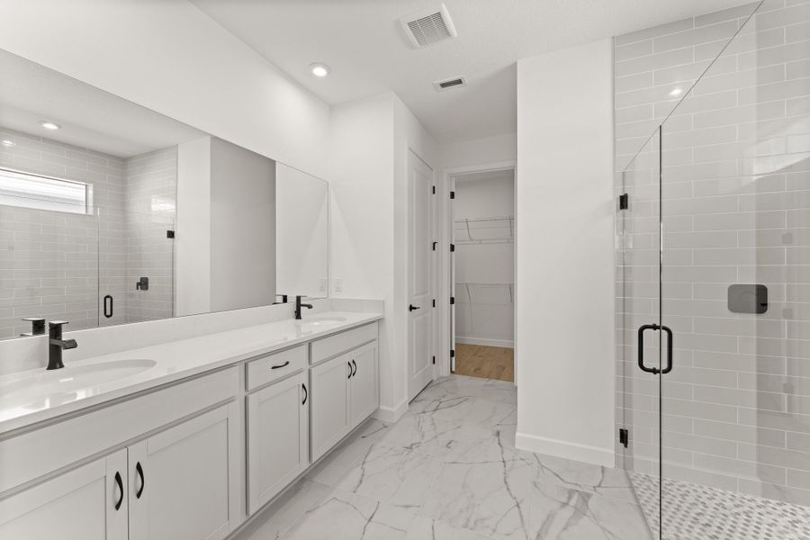 US_SEF_SAGE ELITE_LOT 330_OWNERS BATH