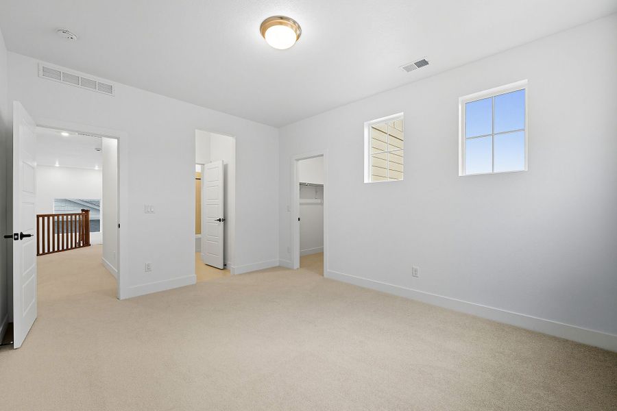 Spacious, unfurnished interior of a new home in Trailstone, Arvada (Image 23).