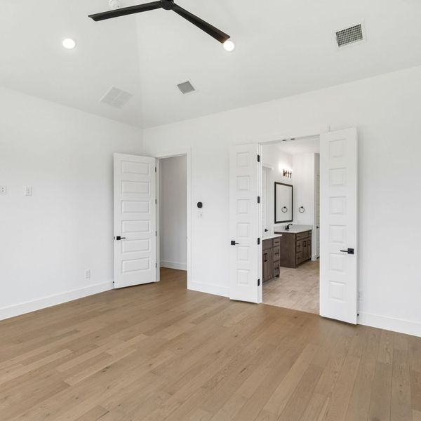 Spacious, unfurnished interior of a new home in The Parks at Wilson Creek, Celina (Image 64). Spacious, unfurnished interior of a new home in The Parks at Wilson Creek, Celina (Image 64).