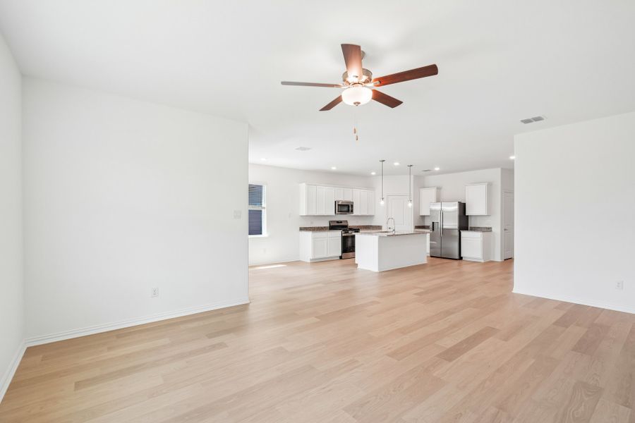 Spacious, unfurnished interior of a new home in River Ridge, Crandall (Image 18). Spacious, unfurnished interior of a new home in River Ridge, Crandall (Image 18).