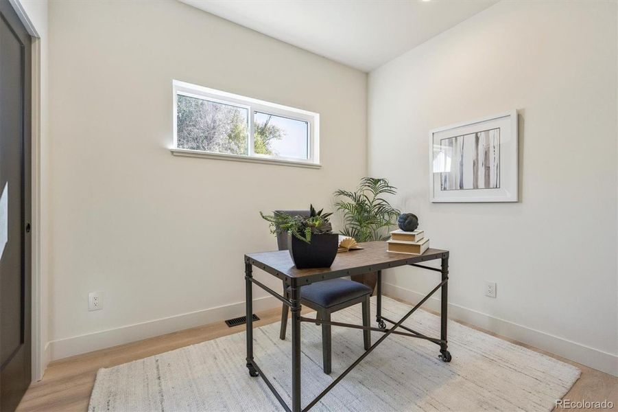 Office/5th bedroom