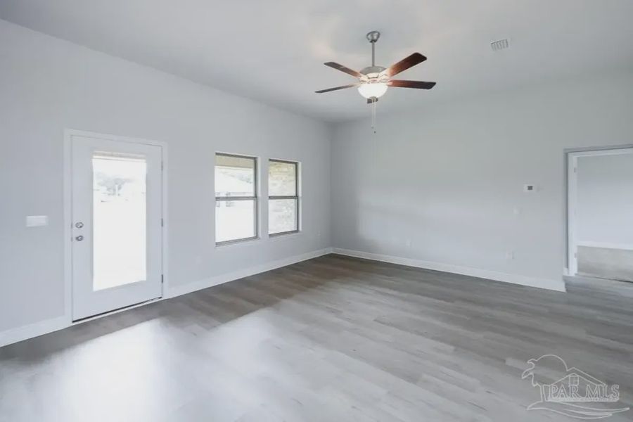Representative unfurnished interior of a home built from the Plan 1740 by Adams Homes in Ashton View, Crestview (Image 15). Representative unfurnished interior of a home built from the Plan 1740 by Adams Homes in Ashton View, Crestview (Image 15).
