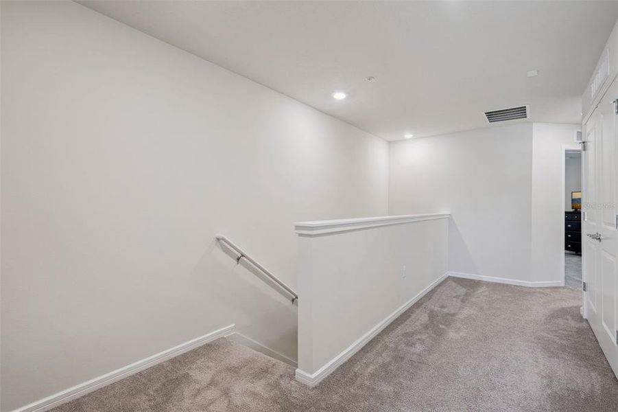 Spacious, unfurnished interior of a new home in , Winter Park (Image 21).