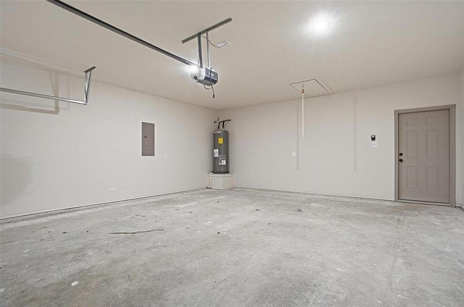 Spacious, unfurnished interior of a new home in , Whitney (Image 36).