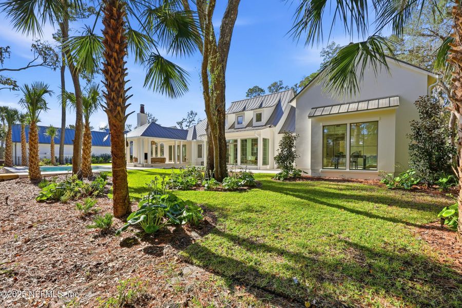 Exterior details and patio area of a home in , Ponte Vedra (Image 51).