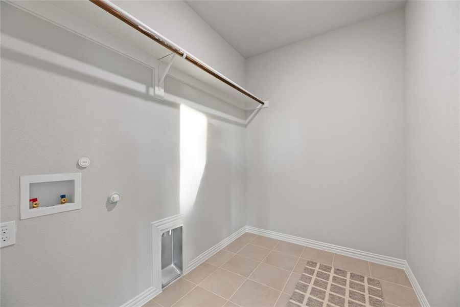 Spacious, unfurnished interior of a new home in Oak Valley, Oak Ridge (Image 19).