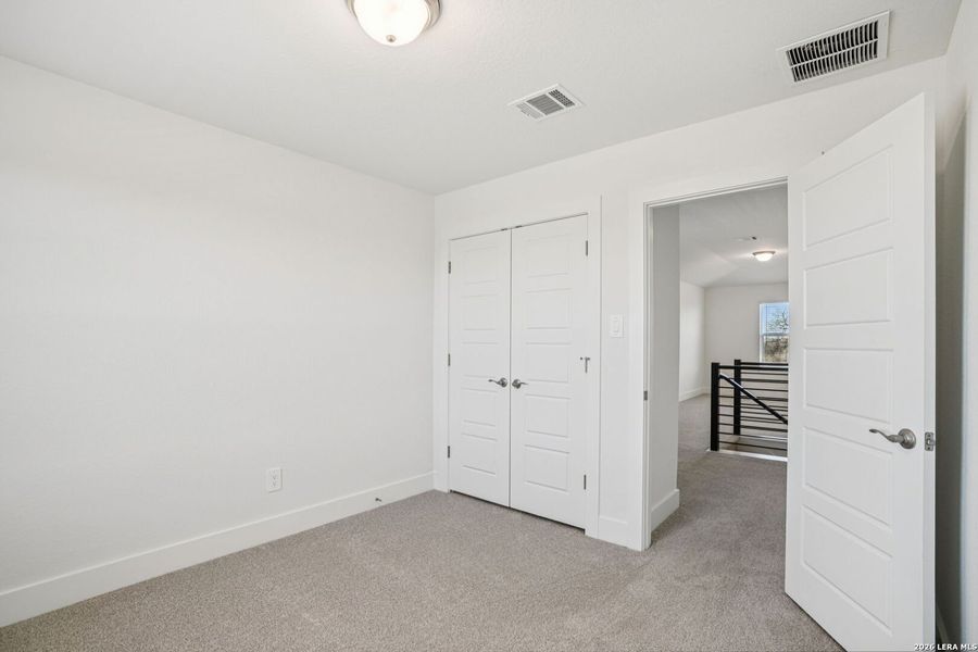 Spacious, unfurnished interior of a new home in Carmel Ranch, Schertz (Image 15).