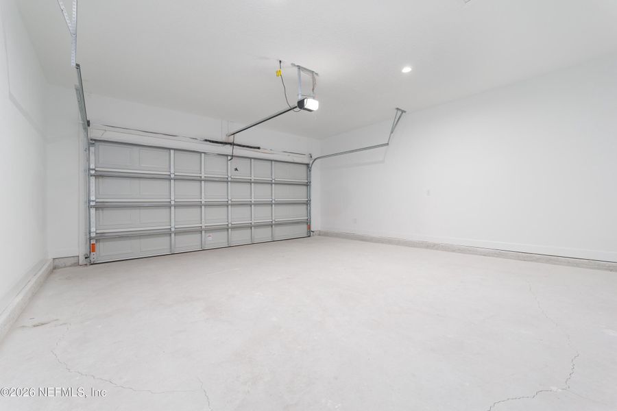 Spacious, unfurnished interior of a new home in , Sanderson (Image 21).