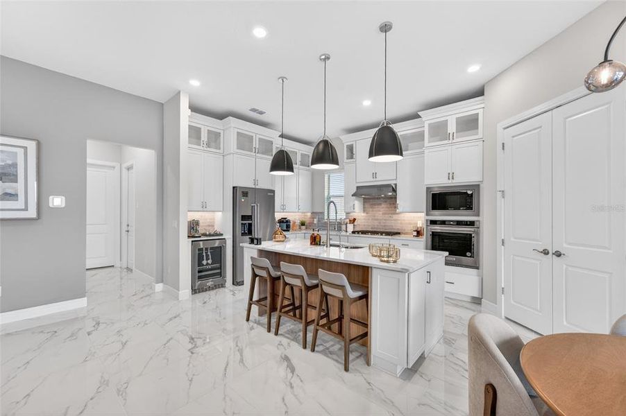 Furnished interior view inside a new home in , Orlando (Image 59).