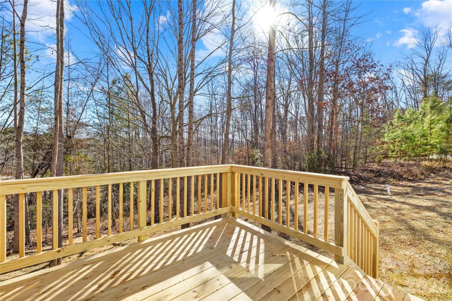 Exterior details and patio area of a home in , Kings Mountain (Image 3).