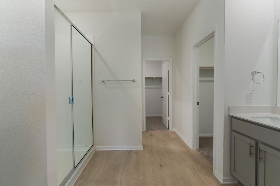 Spacious, unfurnished interior of a new home in Bar W Ranch, Leander (Image 16). Spacious, unfurnished interior of a new home in Bar W Ranch, Leander (Image 16).