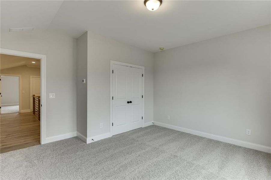 Spacious, unfurnished interior of a new home in , Jefferson (Image 31).