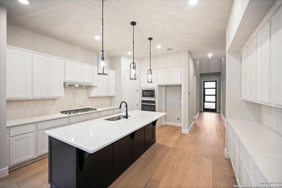 Furnished interior view inside a new home in Homestead, Schertz (Image 12).