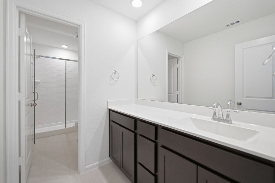 Furnished interior view inside a new home in Westridge, McKinney (Image 10).