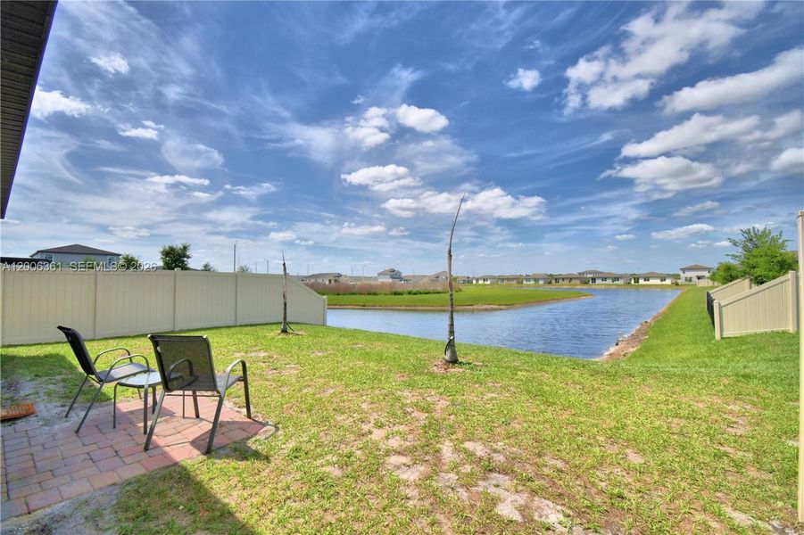 Exterior details and patio area of a home in Lake Deer Estates - Classic Series, Kissimmee (Image 27).