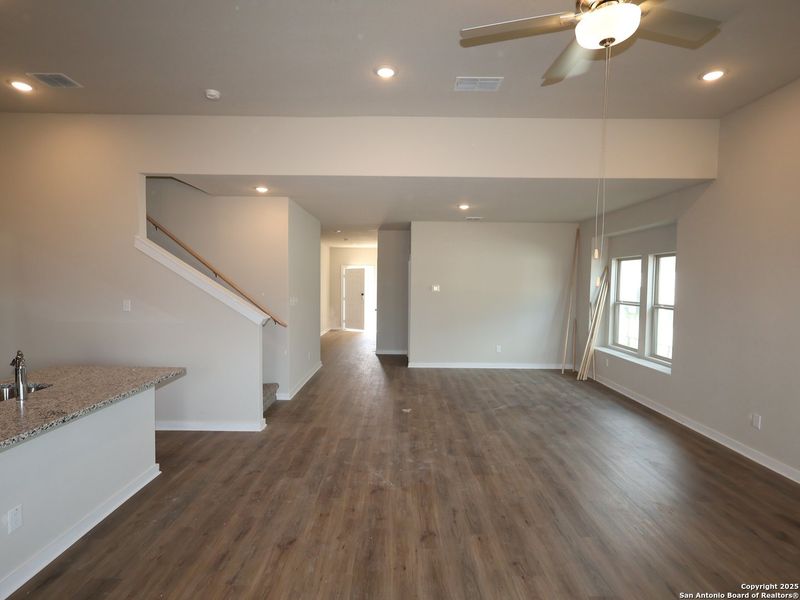 Spacious, unfurnished interior of a new home in Winding Brook, San Antonio (Image 19). Spacious, unfurnished interior of a new home in Winding Brook, San Antonio (Image 19).