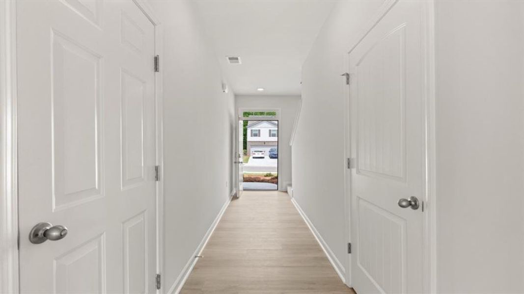 Spacious, unfurnished interior of a new home in Oaks at Cedar Grove, Fairburn (Image 23).