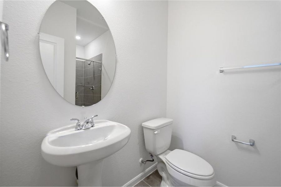 Furnished interior view inside a new home in Saddlebrook Estates, Waxahachie (Image 10). Furnished interior view inside a new home in Saddlebrook Estates, Waxahachie (Image 10).