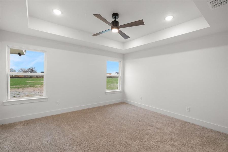 Spacious, unfurnished interior of a new home in , Lipan (Image 16).