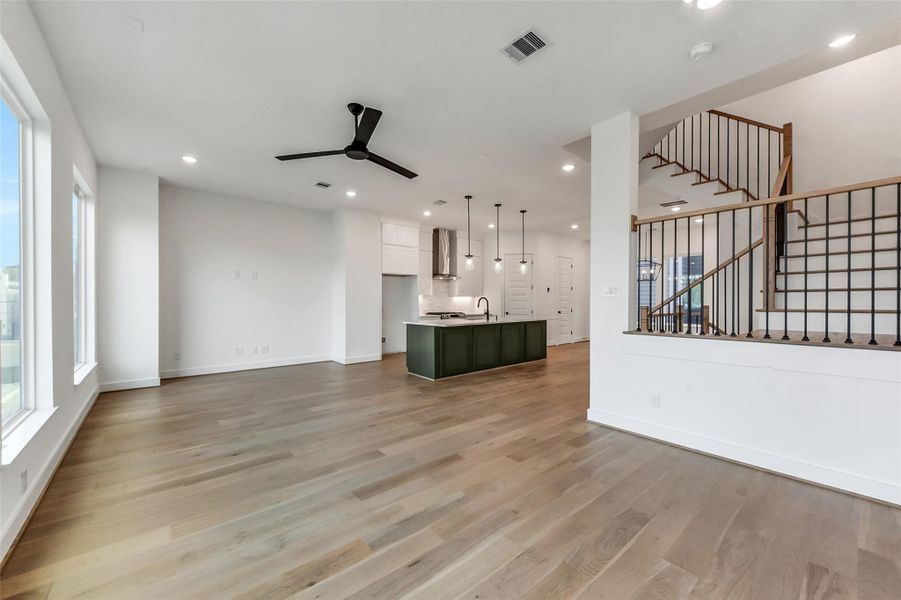 Spacious, unfurnished interior of a new home in , Houston (Image 15).