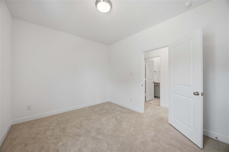 Spacious, unfurnished interior of a new home in , Houston (Image 27).