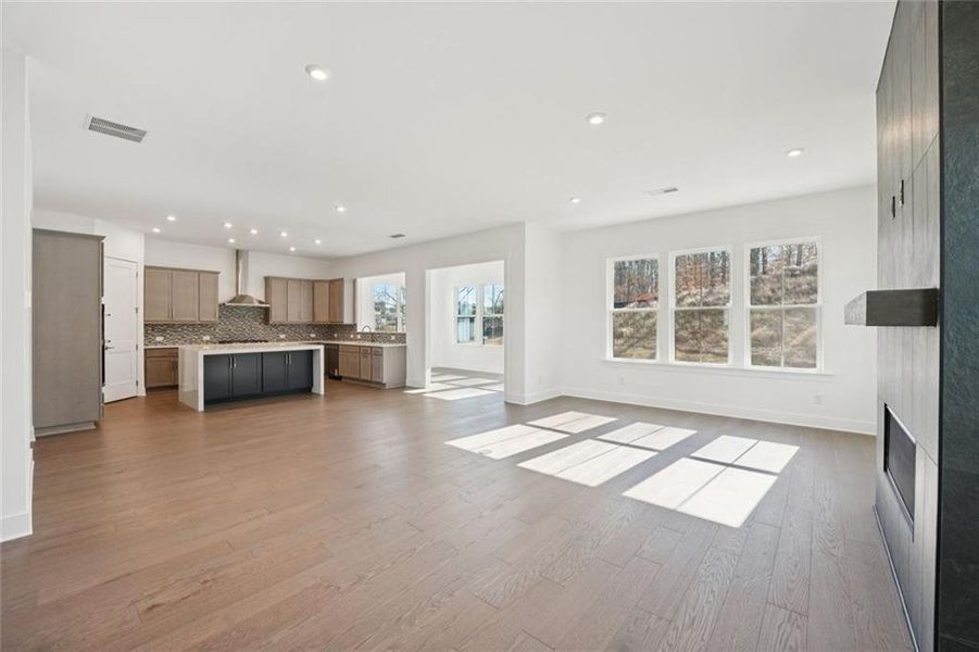 Spacious, unfurnished interior of a new home in Sterling Pointe, Cumming (Image 24).