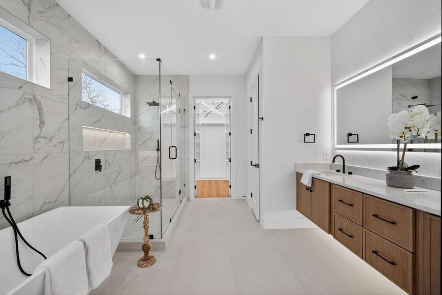 Furnished interior view inside a new home in , Dallas (Image 14).