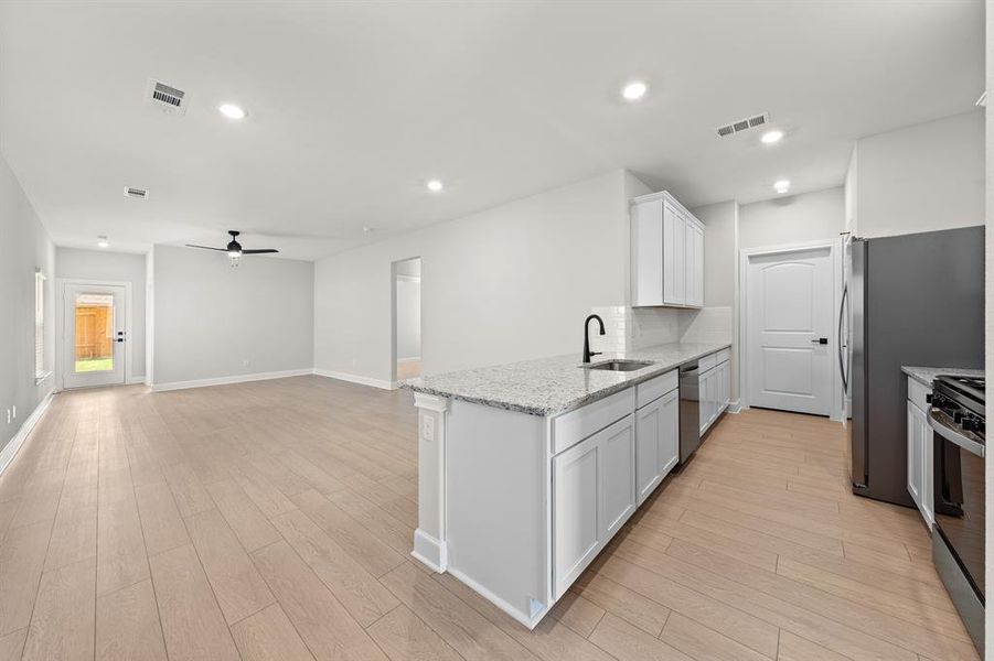 Spacious, unfurnished interior of a new home in Princeton Heights, Princeton (Image 4).