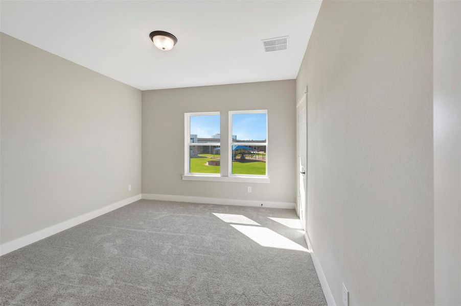 Spacious, unfurnished interior of a new home in Retreat at Oak Park, Houston (Image 26).