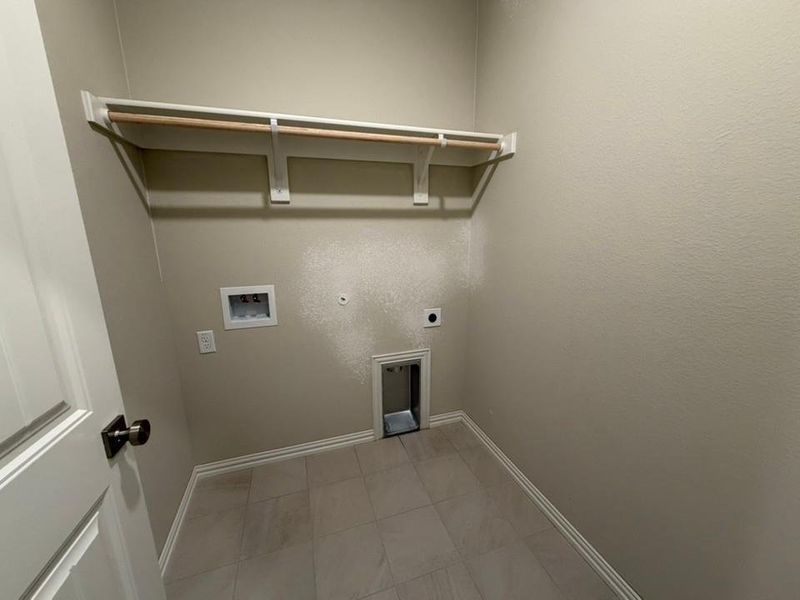 Spacious, unfurnished interior of a new home in Waterford Park, Weatherford (Image 10). Spacious, unfurnished interior of a new home in Waterford Park, Weatherford (Image 10).