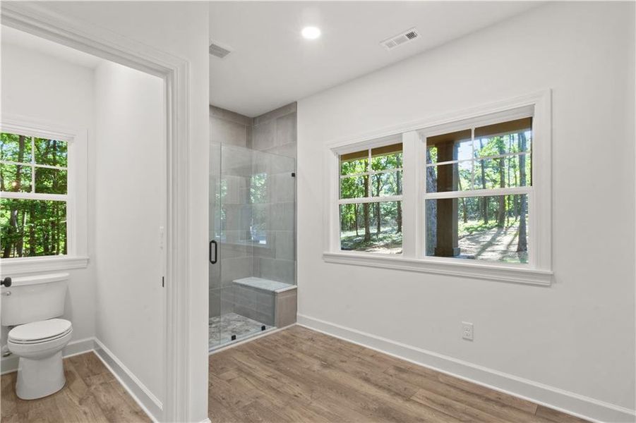 Spacious, unfurnished interior of a new home in , Dahlonega (Image 15).