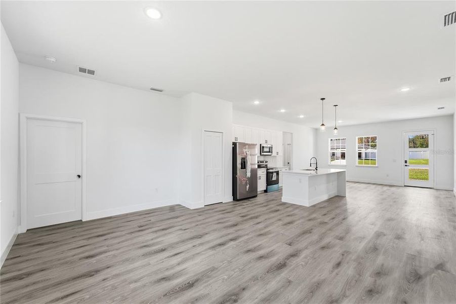 Spacious, unfurnished interior of a new home in , Ocala (Image 22).
