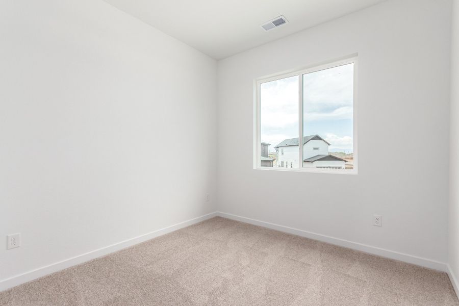 Spacious, unfurnished interior of a new home in Painted Prairie, Aurora (Image 23).